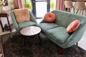Spacious cozy private suite